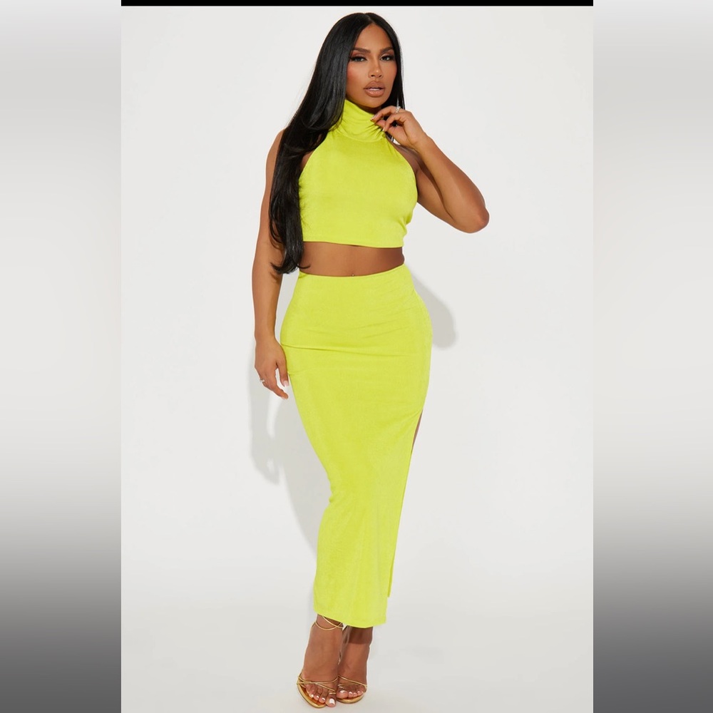 Halter top and skirt set w/ slit